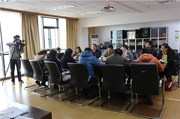 学习会全景.jpg 学习会全景.jpg